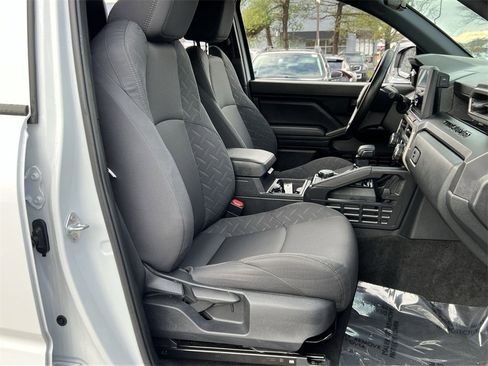 Used 2025 Toyota Tacoma SR image 26