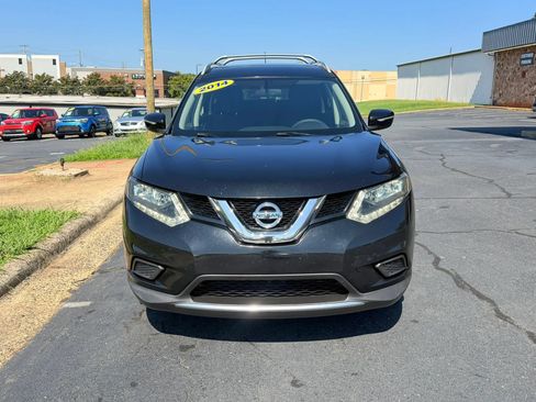 Used 2014 Nissan Rogue SV FWD image 2