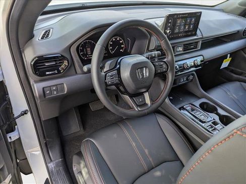 New 2025 Honda Pilot TrailSport image 3