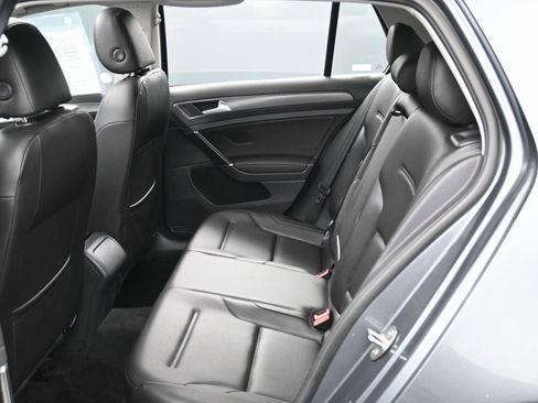 Used 2021 Volkswagen Golf 4-Door image 31