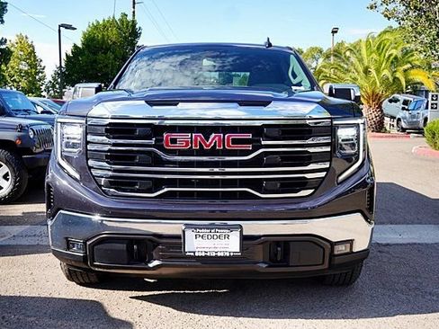 Used 2025 GMC Sierra 1500 SLT AWD/4WD image 10