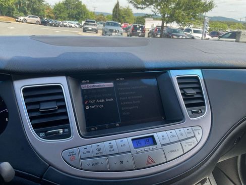 Used 2012 Hyundai Genesis 4.6 RWD image 21