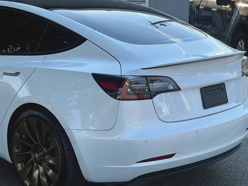Used 2022 Tesla Model 3 Performance AWD/4WD image 9
