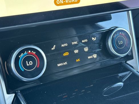 Certified 2023 Land Rover Range Rover SE image 22