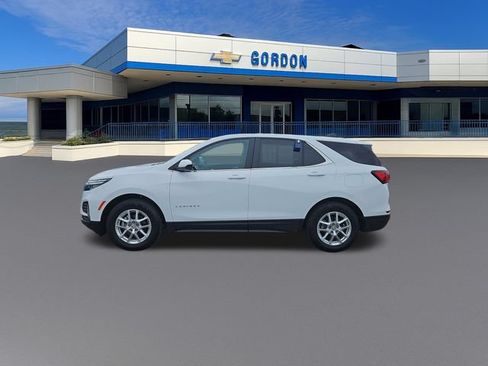 Used 2024 Chevrolet Equinox LT AWD/4WD image 2