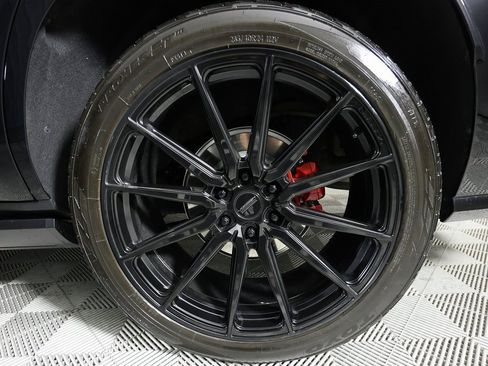 Used 2025 Cadillac Escalade V w/ LPO, ONYX Package image 46