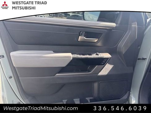 Used 2025 Toyota Tundra Limited w/ TRD Off-Road Package AWD/4WD image 8