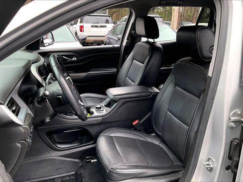 Used 2020 GMC Acadia SLT w/ Driver Alert Package II image 8