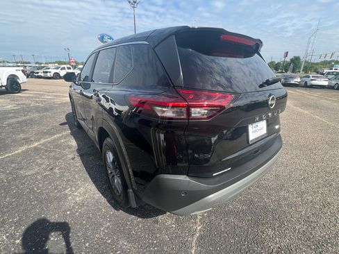 Used 2023 Nissan Rogue S AWD/4WD image 7
