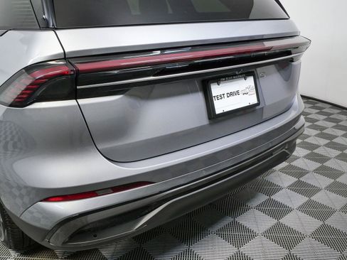 Used 2025 Lincoln Nautilus Premier w/ Jet Appearance Package AWD/4WD image 35