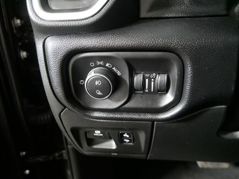 Used 2019 RAM 1500 Big Horn image 26