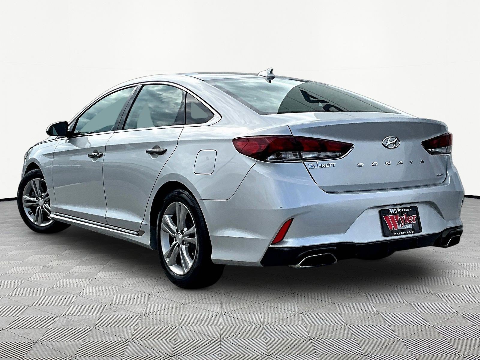 Used 2018 Hyundai Sonata Sport w/ Cargo Package FWD image 4