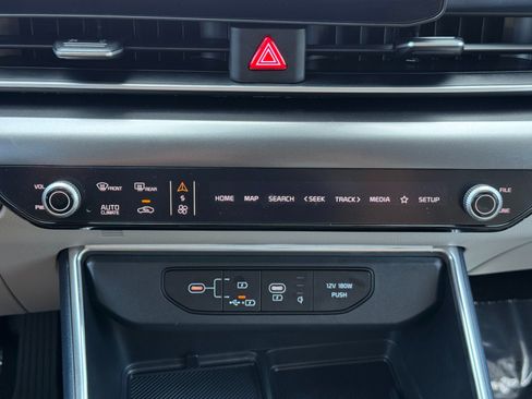 Used 2025 Kia Carnival SX Prestige FWD image 30