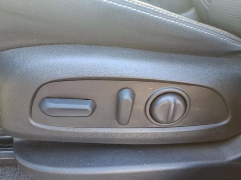 Certified 2024 GMC Terrain SLE w/ Driver Convenience Package image 24