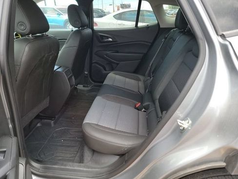 Used 2024 Chevrolet Trax LT w/ Driver Confidence Package FWD image 11