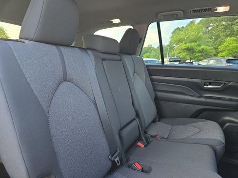 Certified 2025 Toyota Grand Highlander FWD image 15