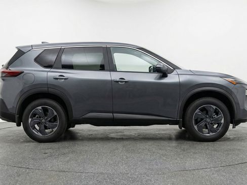 Used 2025 Nissan Rogue SV FWD image 11