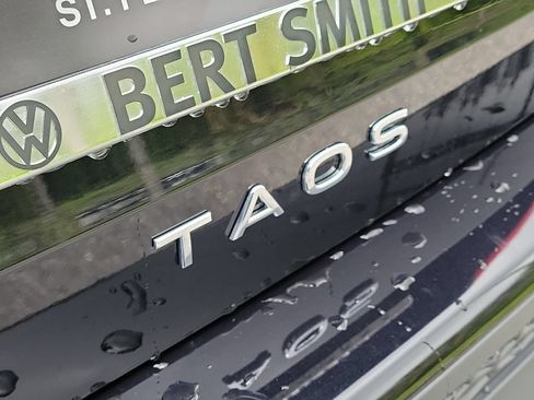 Used 2023 Volkswagen Taos S FWD image 5
