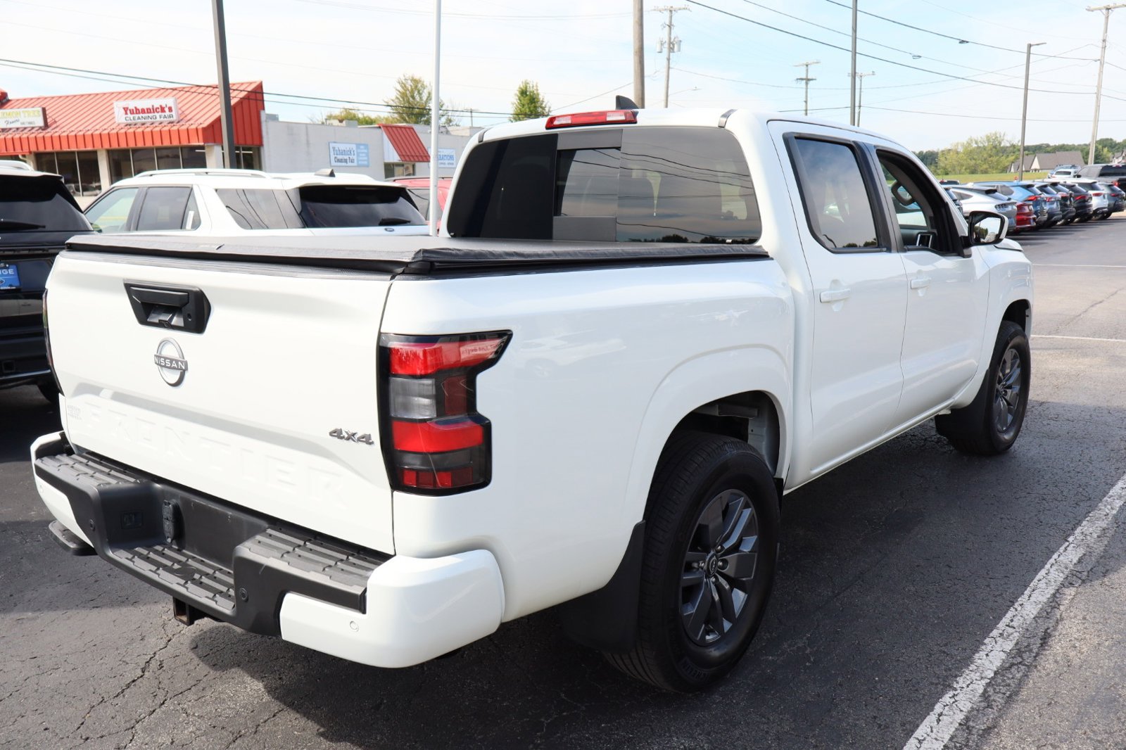 Used 2025 Nissan Frontier SV w/ Tow Package AWD/4WD image 7