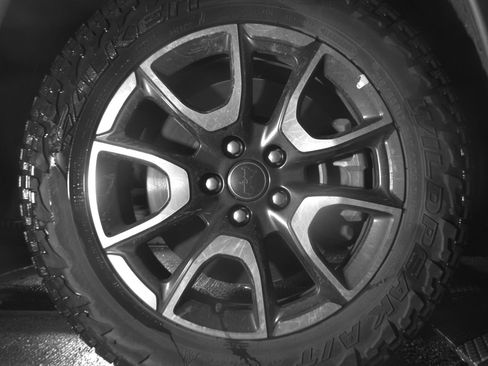 Used 2025 Jeep Compass Trailhawk AWD/4WD image 13