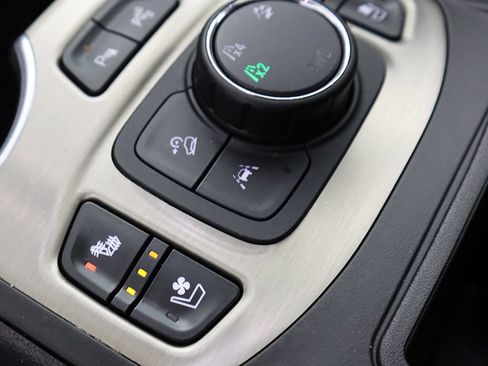 Used 2020 GMC Terrain Denali w/ Denali Premium Package AWD/4WD image 59