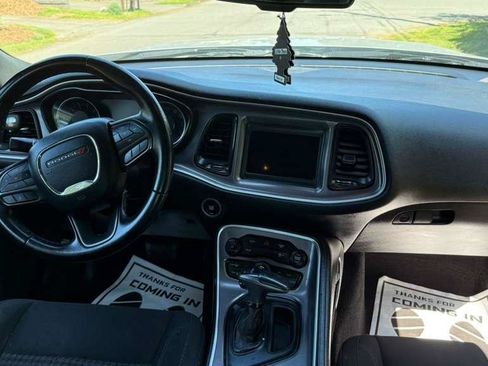 Used 2021 Dodge Challenger SXT RWD image 4