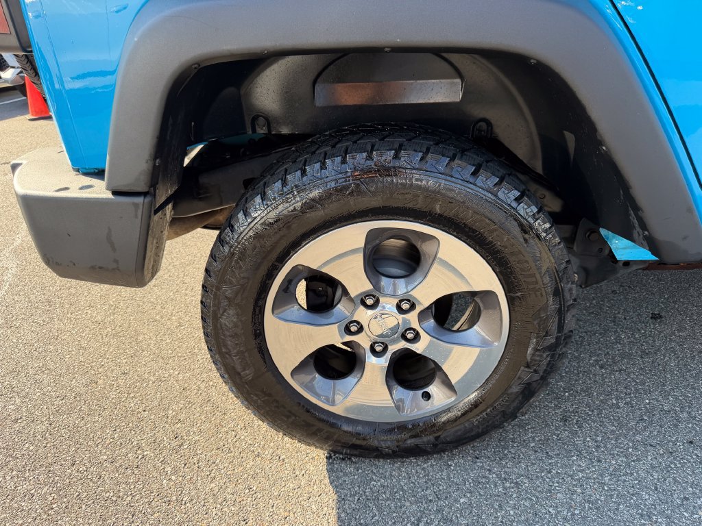 Used 2017 Jeep Wrangler Unlimited Sport w/ Connectivity Group AWD/4WD image 11
