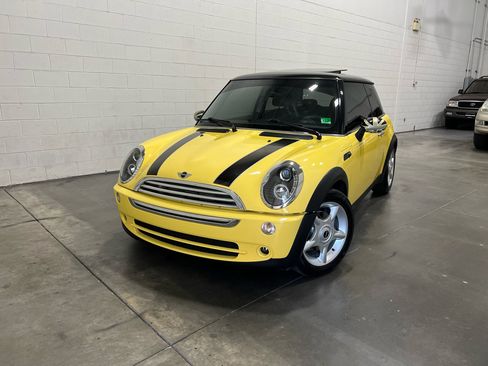 Used 2006 MINI Cooper Hardtop image 2