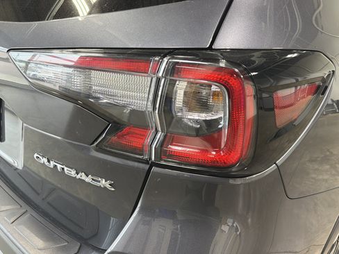 Certified 2025 Subaru Outback Premium w/ Popular Package #1A AWD/4WD image 17