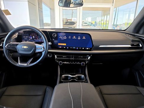 Used 2026 Chevrolet Traverse LT AWD/4WD image 19