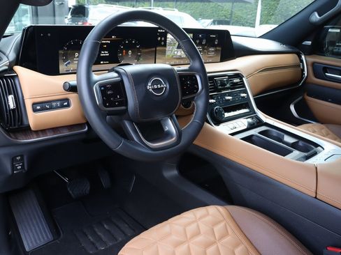 Used 2025 Nissan Armada Platinum Reserve image 17