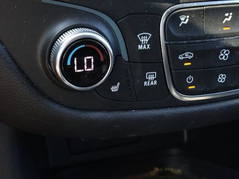 Used 2023 Chevrolet Equinox LT FWD image 26