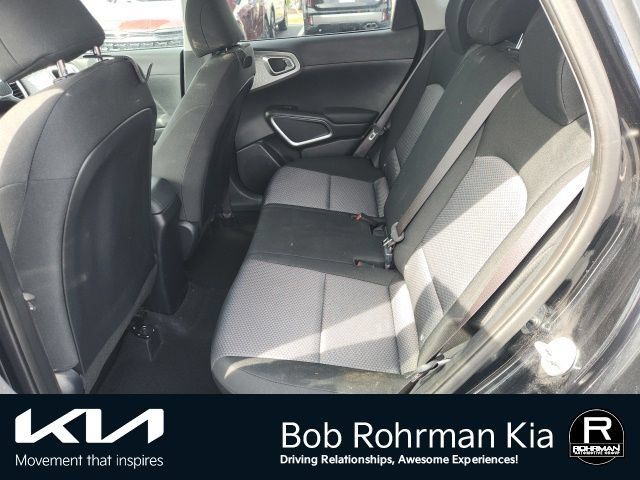 Used 2024 Kia Soul LX w/ Option Group 015 FWD image 9