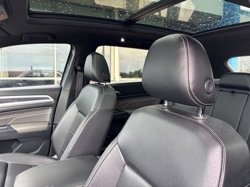 Used 2021 Volkswagen Atlas Cross Sport SEL R-Line AWD/4WD image 10