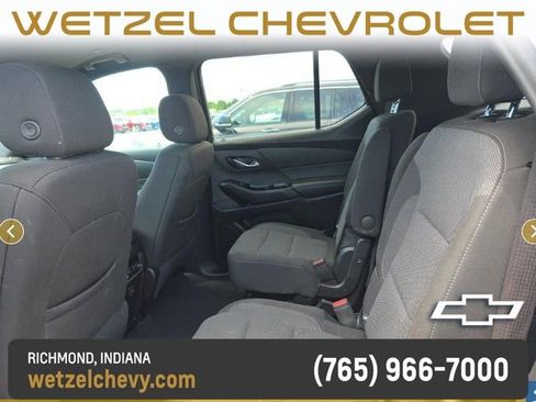 Used 2023 Chevrolet Traverse LT w/ LPO, Cargo Package AWD/4WD image 5