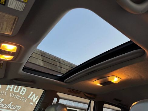 Used 2004 Lexus GX 470 Base 4WD 4dr SUV image 22