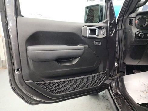 New 2025 Jeep Wrangler Unlimited Rubicon image 10