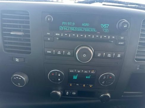 Used 2013 Chevrolet Silverado 2500 LT w/ Interior Plus Package AWD/4WD image 34