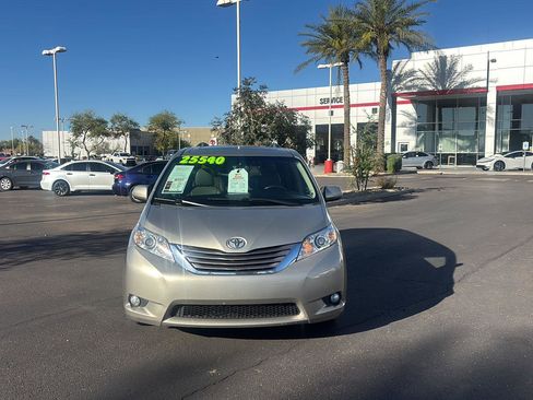 Used 2016 Toyota Sienna XLE w/ XLE Navigation Package image 2