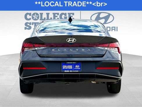 Used 2024 Hyundai Elantra SE image 7