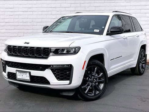 New 2026 Jeep Grand Cherokee Limited AWD/4WD image 1