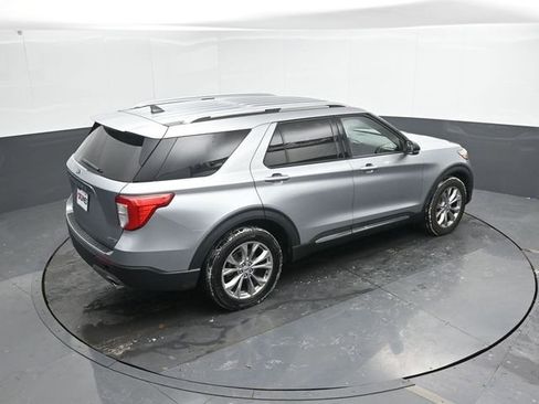 Used 2022 Ford Explorer Limited w/ Equipment Group 301A AWD/4WD image 43