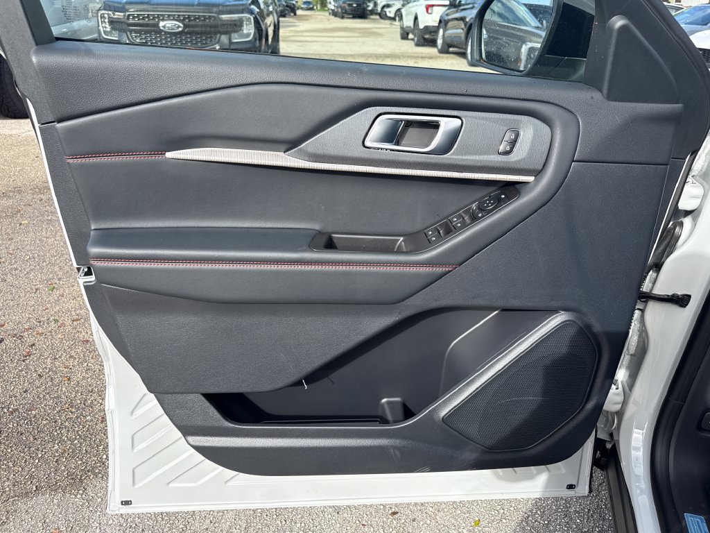 New 2027 Ford Explorer ST-Line w/ ST-Line Street Pack RWD image 17