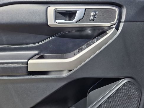 Used 2021 Ford Explorer XLT w/ Equipment Group 202A image 25