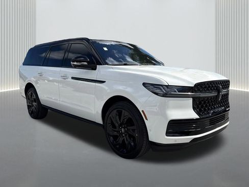 Used 2025 Lincoln Navigator L Black Label image 3