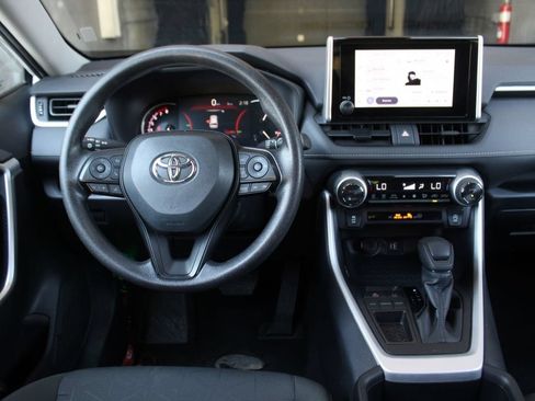 Used 2025 Toyota RAV4 XLE FWD image 19