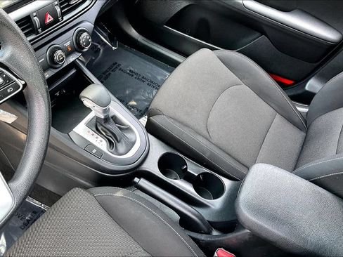 Used 2024 Kia Forte LXS FWD image 19
