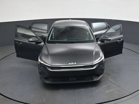 Used 2025 Kia K4 FWD image 32