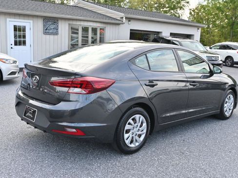 Used 2020 Hyundai Elantra SE FWD image 11