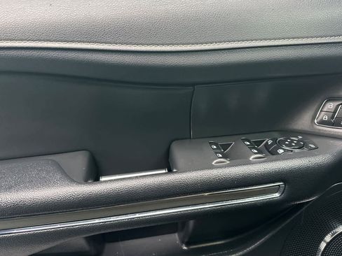 Certified 2024 Ford Expedition XLT image 12